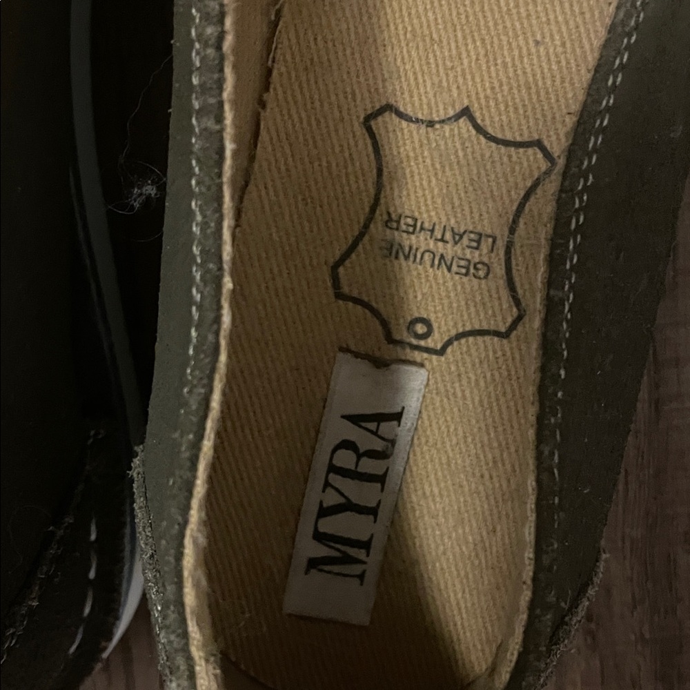 Myra Loafers - Picture 2 of 6